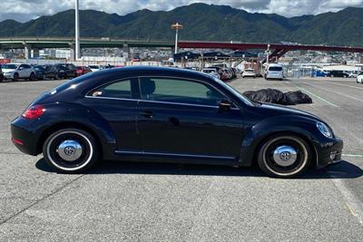 2012 Volkswagen Beetle - Thumbnail