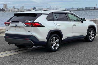 2019 Toyota RAV4 - Thumbnail