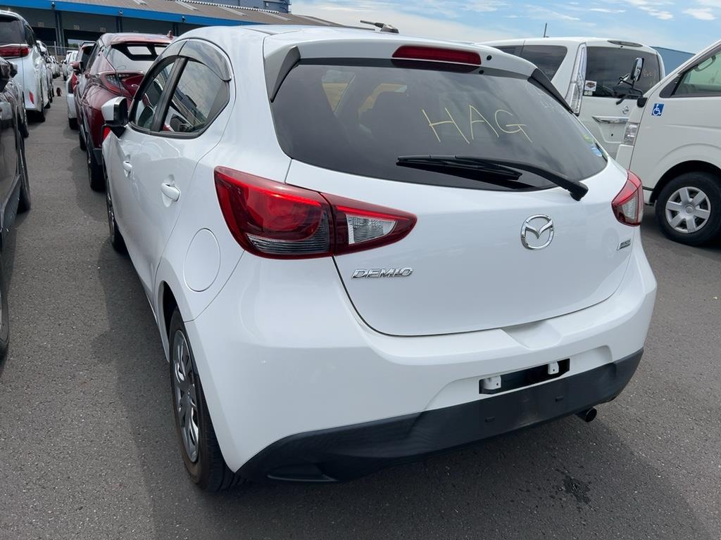 2016 Mazda Demio