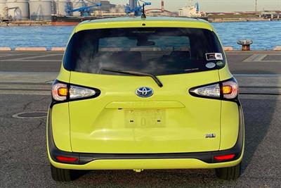 2016 Toyota Sienta - Thumbnail