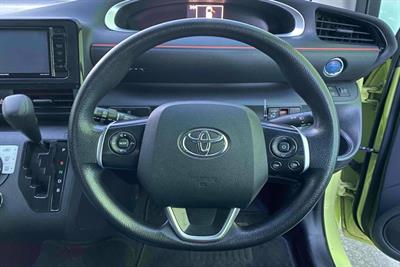 2016 Toyota Sienta - Thumbnail