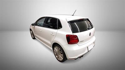 2015 Volkswagen Polo - Thumbnail