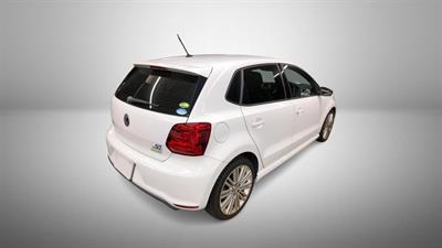 2015 Volkswagen Polo - Thumbnail