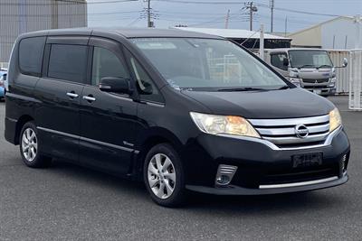 2013 Nissan Serena