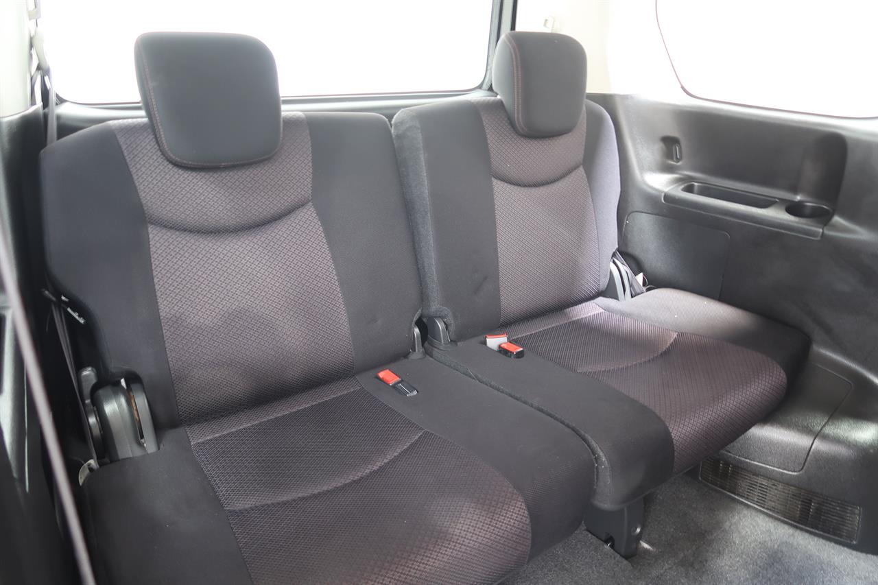 2013 Nissan Serena