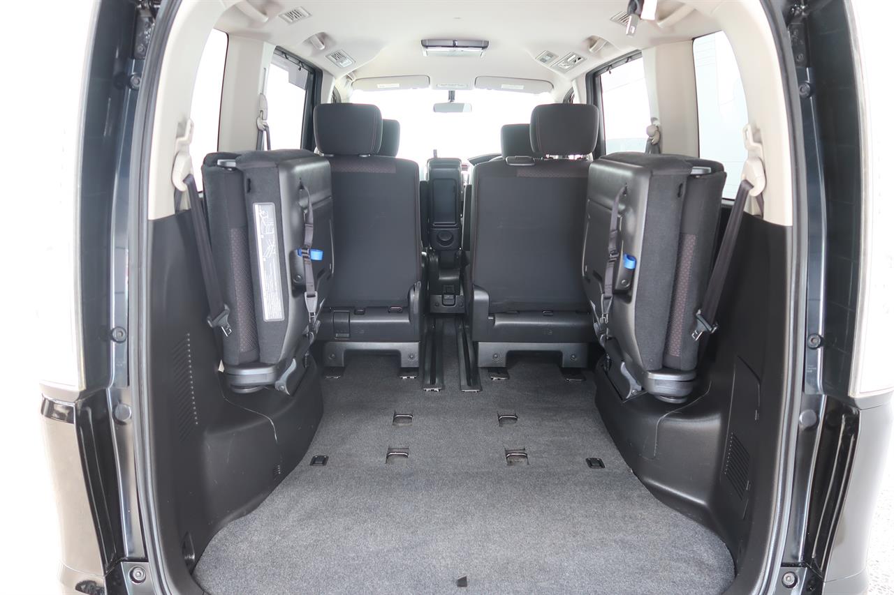 2013 Nissan Serena