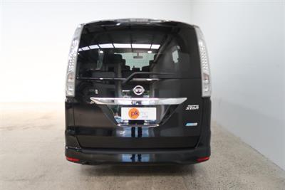 2013 Nissan Serena - Thumbnail