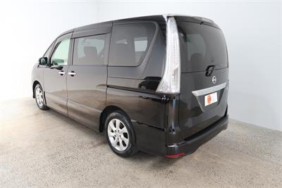 2013 Nissan Serena - Thumbnail