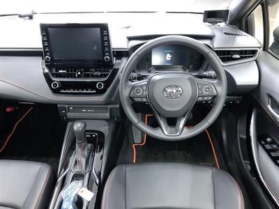2022 Toyota Corolla Touring - Thumbnail