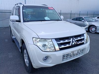 2013 Mitsubishi Pajero - Thumbnail