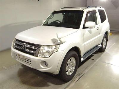 2013 Mitsubishi Pajero - Thumbnail