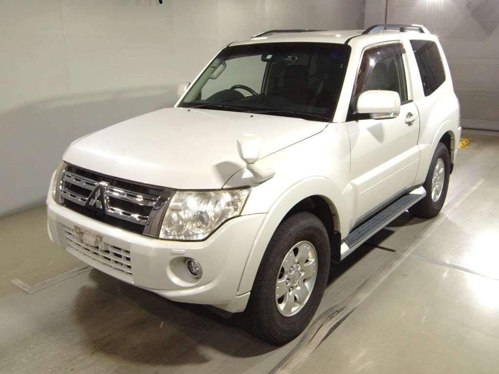 2013 Mitsubishi Pajero