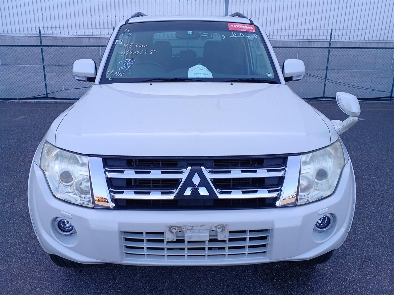 2013 Mitsubishi Pajero