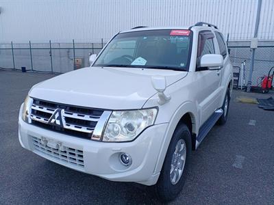 2013 Mitsubishi Pajero - Thumbnail