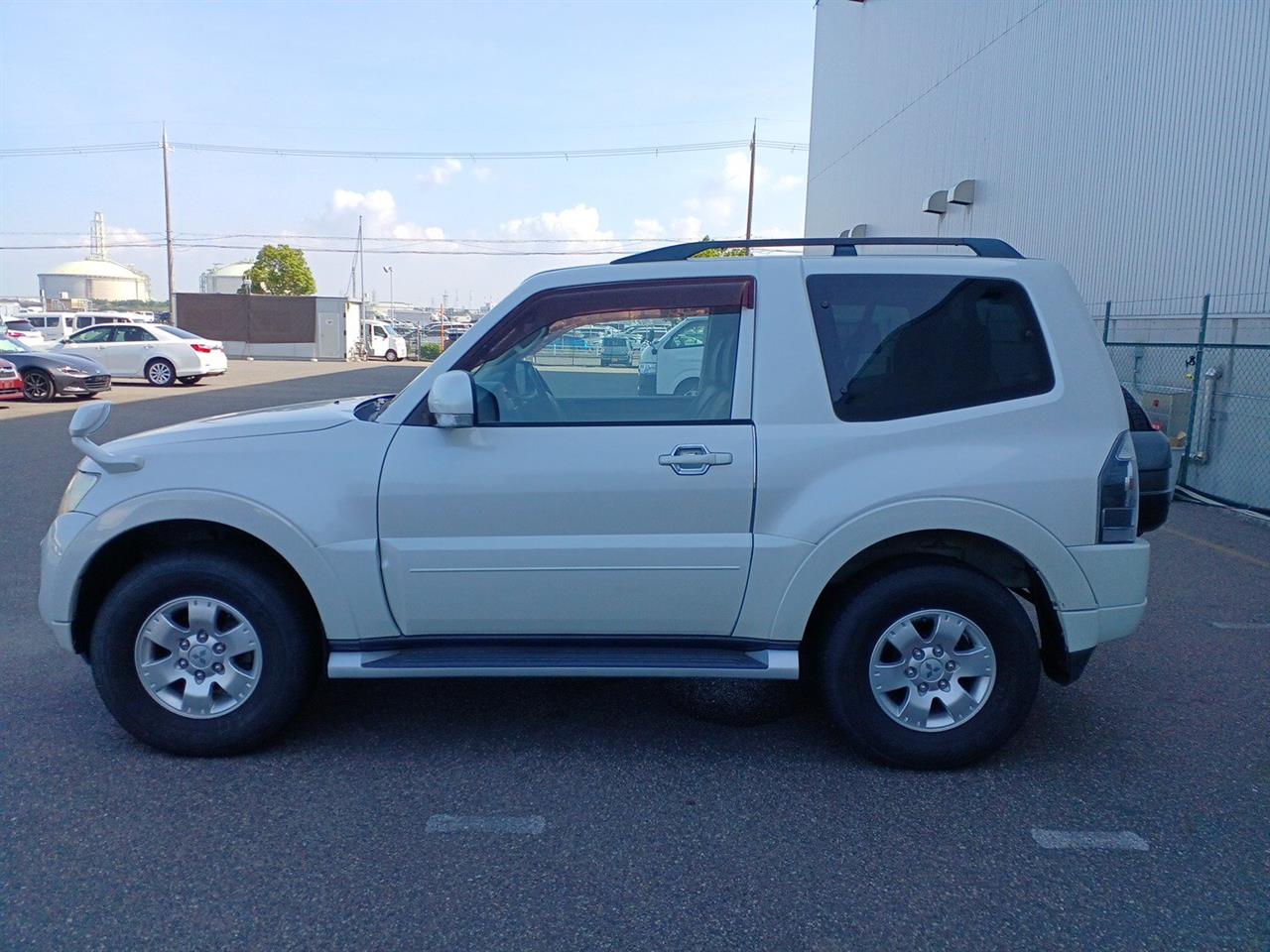 2013 Mitsubishi Pajero