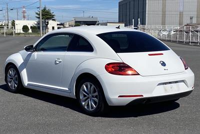 2013 Volkswagen Beetle - Thumbnail