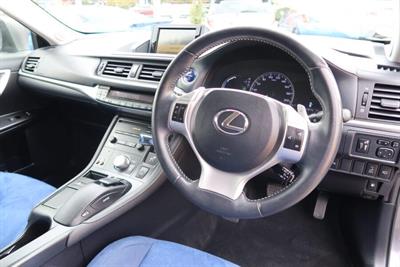 2012 Lexus CT200H - Thumbnail