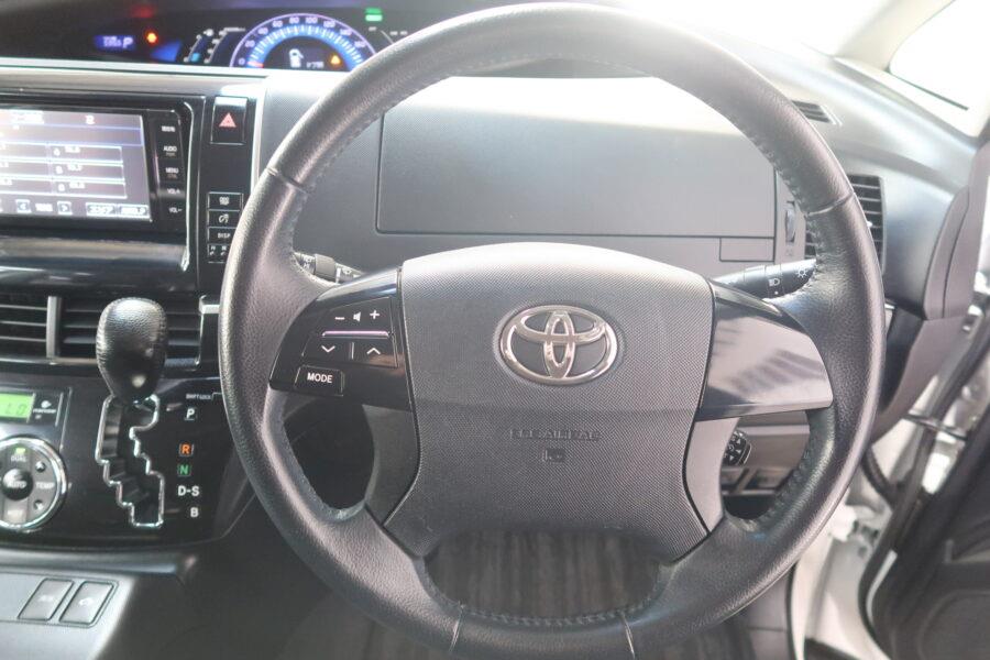 2013 Toyota Estima