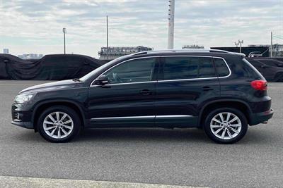 2014 Volkswagen Tiguan - Thumbnail