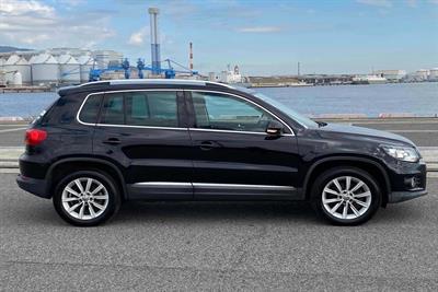 2014 Volkswagen Tiguan - Thumbnail