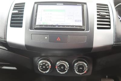 2012 Mitsubishi Outlander - Thumbnail