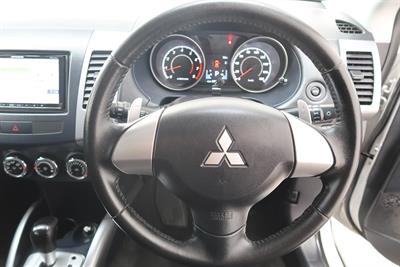 2012 Mitsubishi Outlander - Thumbnail