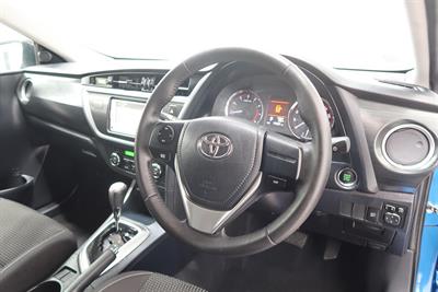 2014 Toyota Auris - Thumbnail