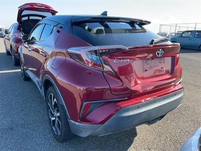 2017 Toyota C-HR - Thumbnail