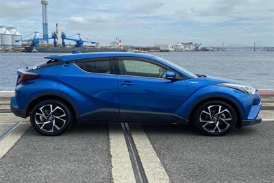 2017 Toyota C-hr - Thumbnail