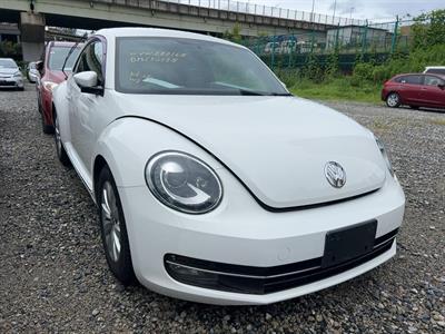 2013 Volkswagen Beetle - Thumbnail