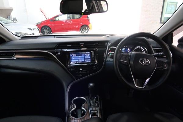 Toyota Camry HYBRID G 2018