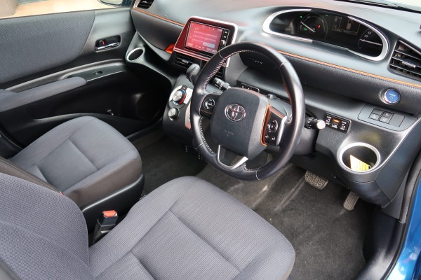 Toyota Sienta G HYBRID 2016