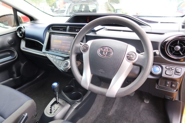 Toyota Aqua S HYBRID 2015