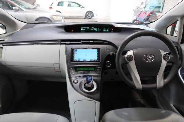 Toyota Prius S TOURING 2010