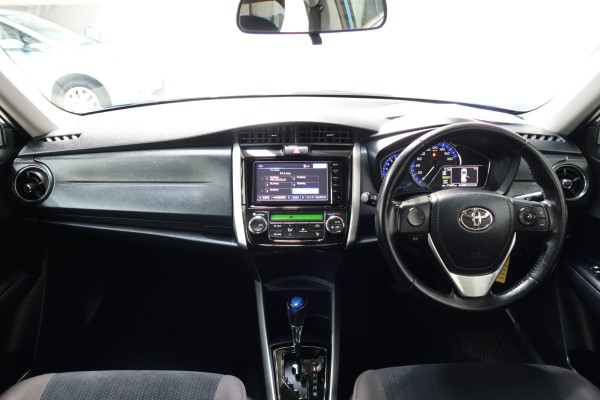 Toyota Corolla G HYBRID 2015