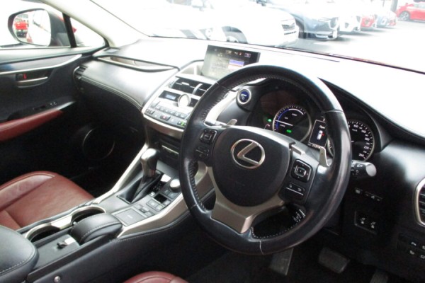 Lexus NX300H HYBRID 2WD 2015