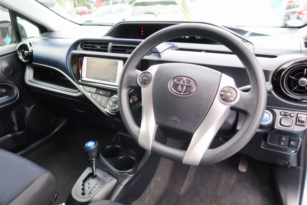 Toyota Aqua S HYBRID 2016