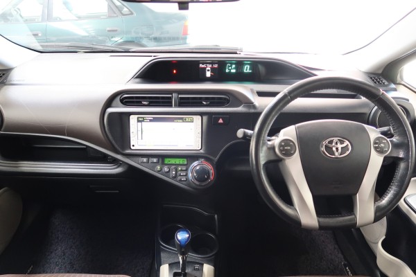 Toyota Aqua G HYBRID 2013